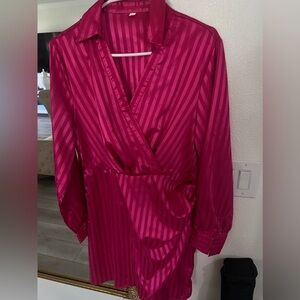 Beautiful pink mini dress perfect for a night out!